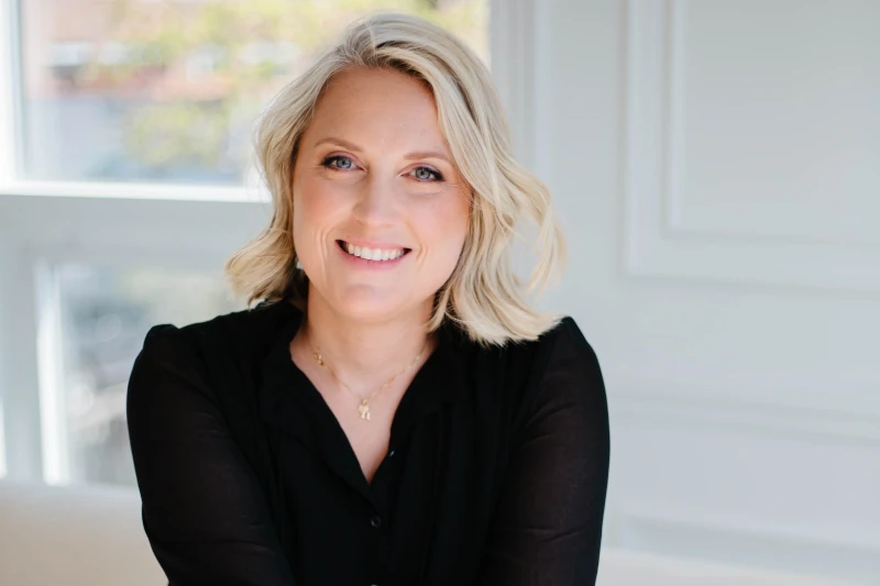 Michelle Strong, RHN